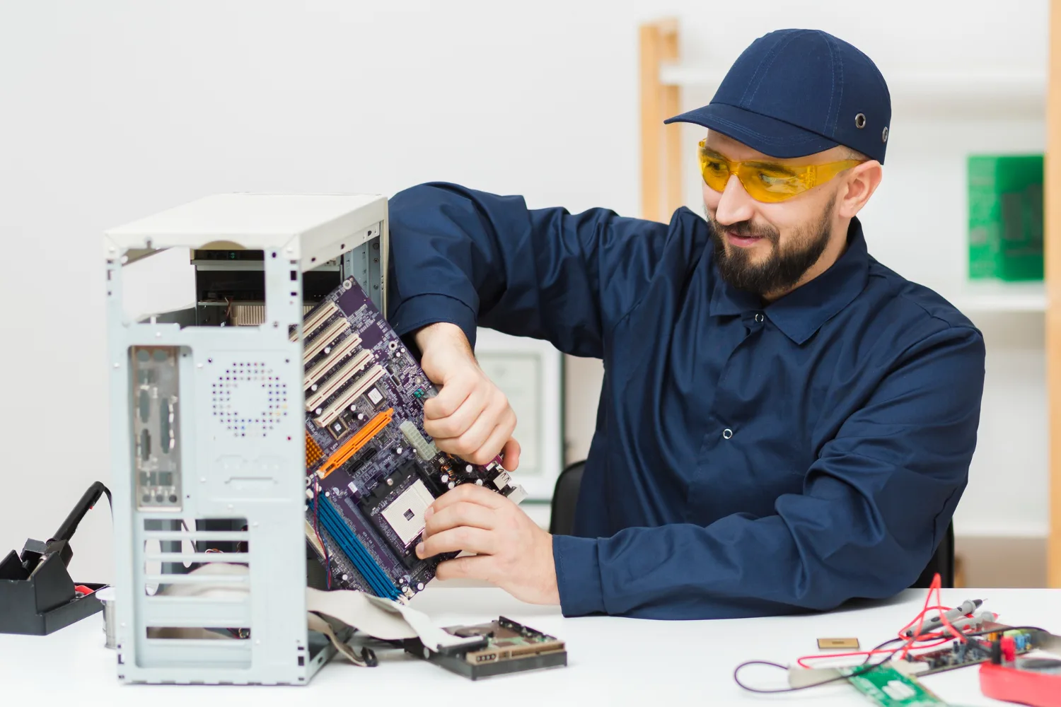 Comprehensive Tablet Repair Services - 九游下载